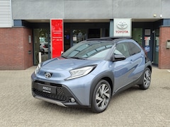 Toyota Aygo X - 1.0 ENVY CABRIO NIEUW DIRECT LEVERBAAR PARK-SENSOREN NAVI CLIMA 18'' LM-VELGEN AD-CRUISE A