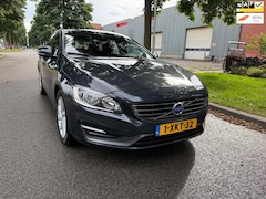 Volvo V60 - 2.0 D4 Kinetic van eerste eigenaar