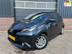 Toyota Aygo - 1.0 VVT-i x-play Inclusief grote afleverbeurt