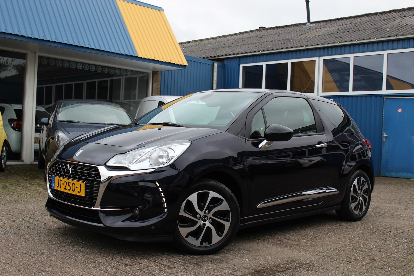DS 3 - 1.2i "Business" Clima - Cruise - Navi !!! 82 Pk - AutoWereld.nl