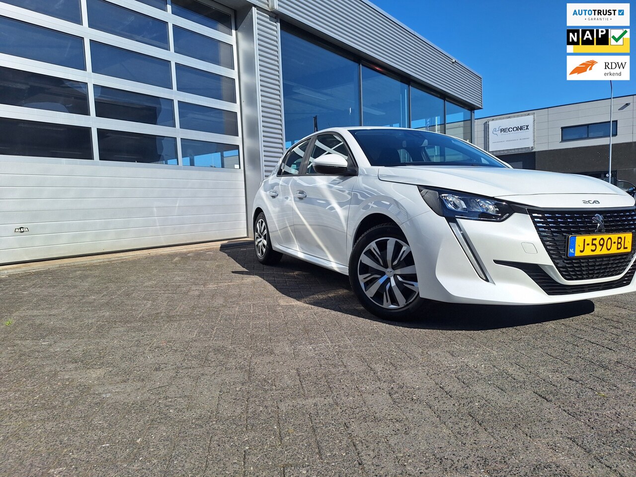 Peugeot 208 - 1.2 PureTech Active/Navigatie*Pdc/Cruise/Wit Metalic/100 pk/Top staat!! - AutoWereld.nl