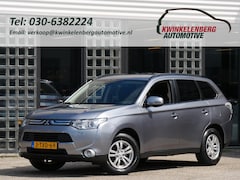 Mitsubishi Outlander - 2.0 7-PERSOONS/ AFN. TREKHAAK/ CAMERA/ KEYLESS/ CARPLAY/ EXTRA SET MET WINTERBANDEN