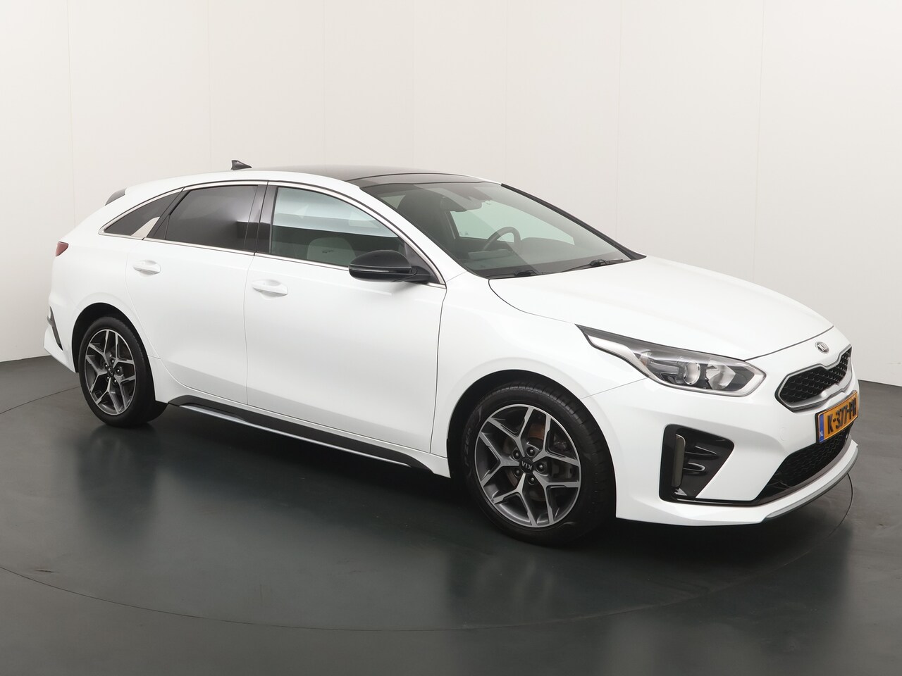 Kia Pro cee'd - 1.5 T-GDi GT-Line Edition Panodak/17"LM/Camera /Cruise/Navi/Clima - AutoWereld.nl