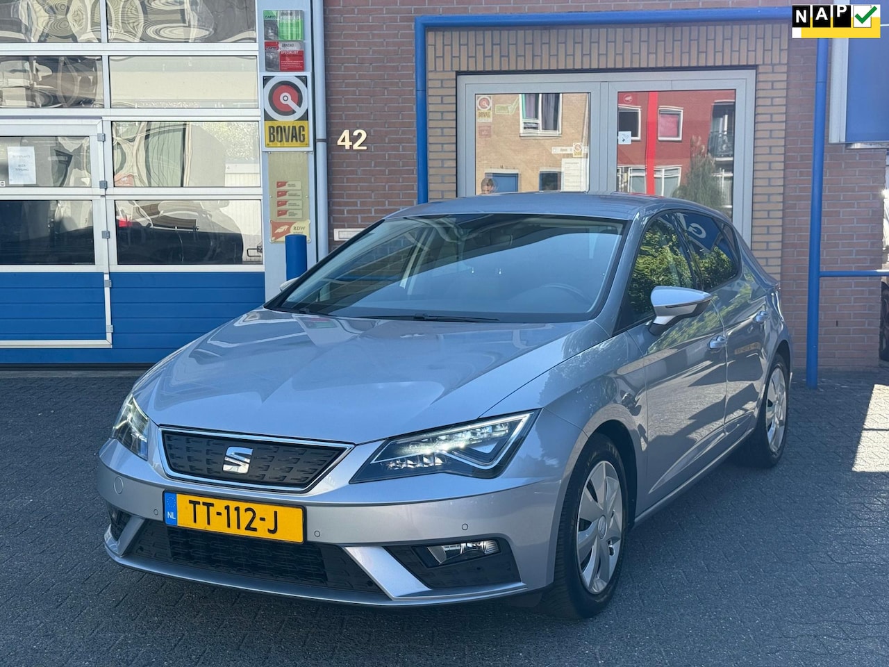 SEAT Leon - 1.0 EcoTSI Style | NL. auto| Cruise control | Navigatie | Parkeersensoren voor en achter | - AutoWereld.nl