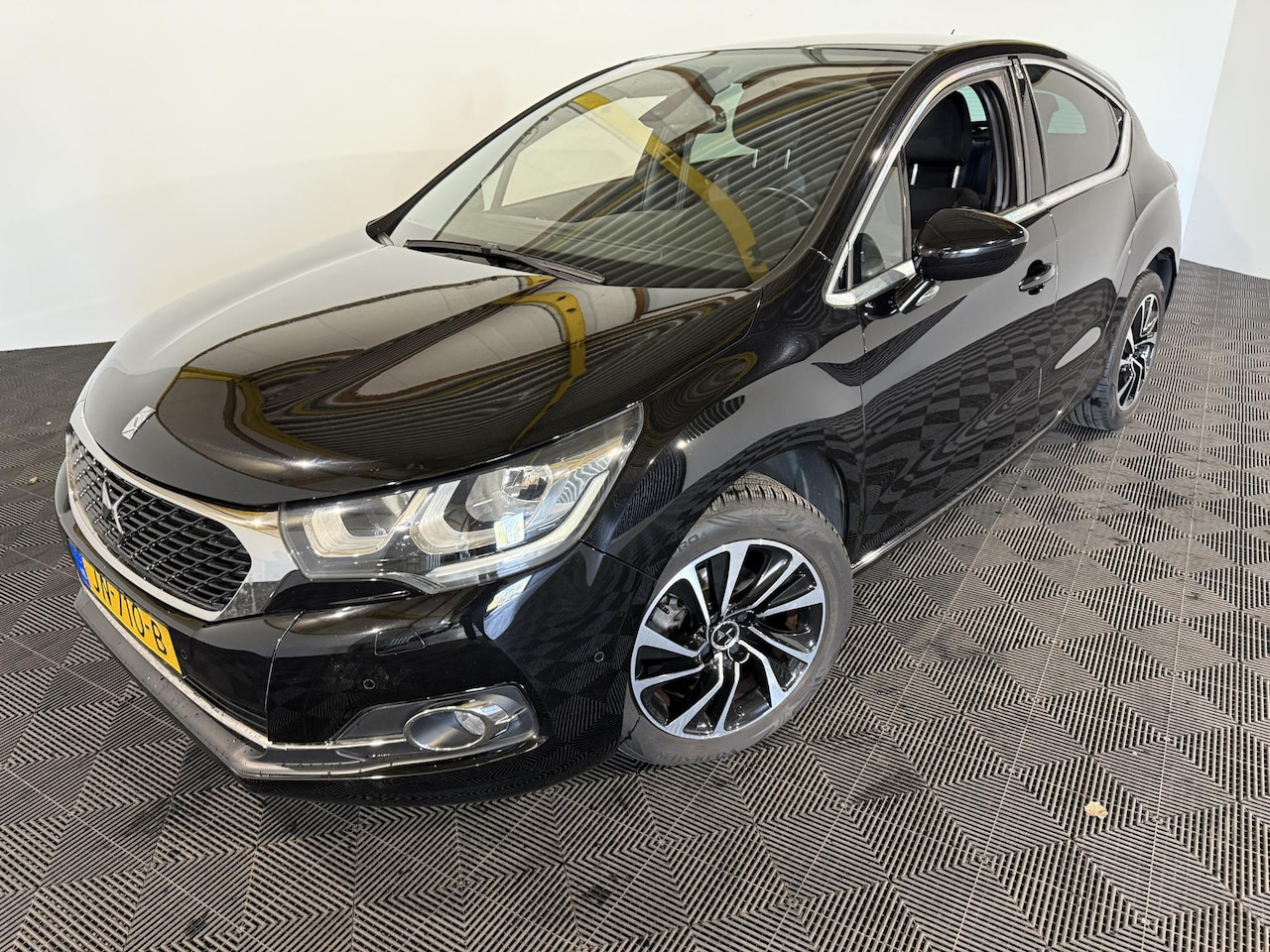 DS 4 - 1.2 PureTech Business 1.2 PureTech Business - AutoWereld.nl