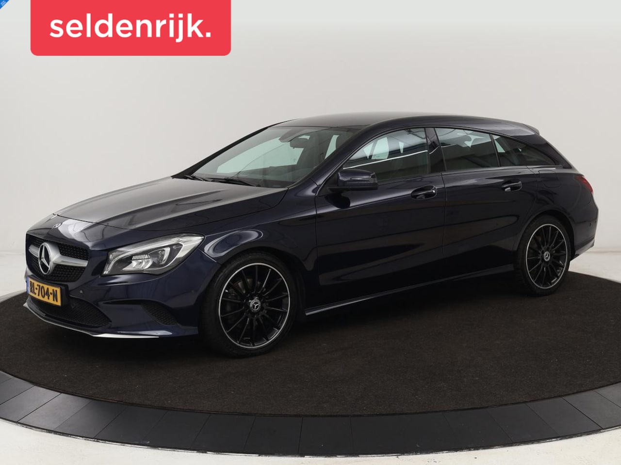 Mercedes-Benz CLA-Klasse - 180 Business Edition | Stoelverwarming | Camera | Full LED | Navigatie | Park Assist | Hal - AutoWereld.nl