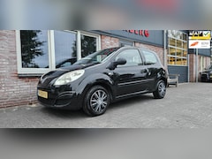 Renault Twingo - 1.2 Authentique NAP Stuurbekrachtiging Leuke Auto Nieuwe Apk