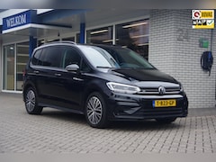Volkswagen Touran - 1.5 TSI Highline/R-line 7p Trekhaak Panorama Stoelverwarming