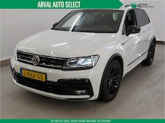 Volkswagen Tiguan - 1.5 TSI ACT 150pk Automaat Highline Business R Line | Panoramadak | Trekhaak | 19" Black P