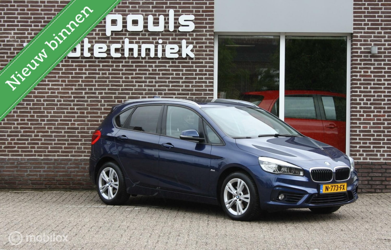 BMW 2-serie Active Tourer - 220i High Exe, elek stoel, pano, leder, cam - AutoWereld.nl