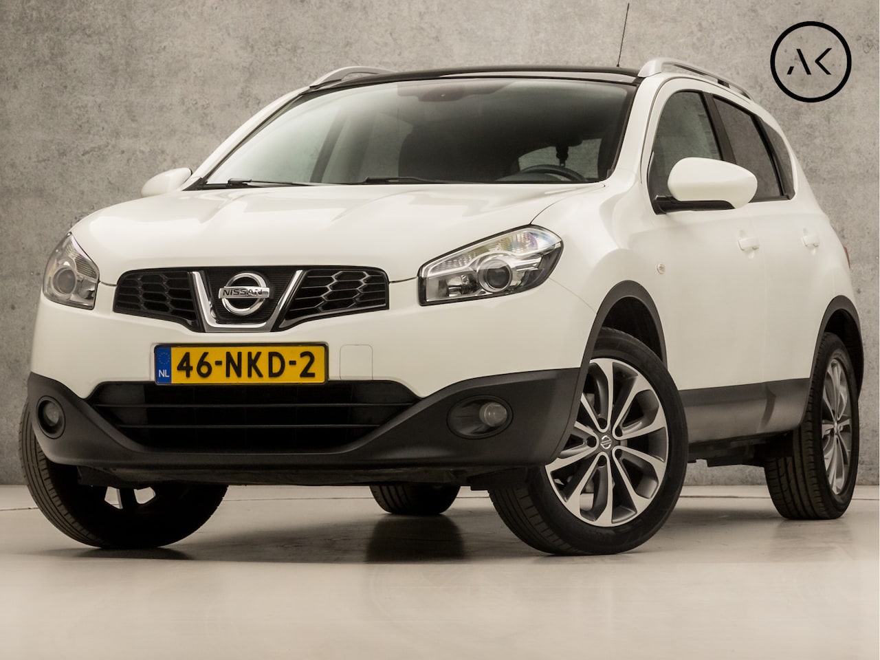 Nissan Qashqai - 1.6 Sport (PANORAMADAK, NAVIGATIE, CLIMATE, GETINT GLAS, CAMERA, PARKEERSENSOREN, SPORTSTO - AutoWereld.nl