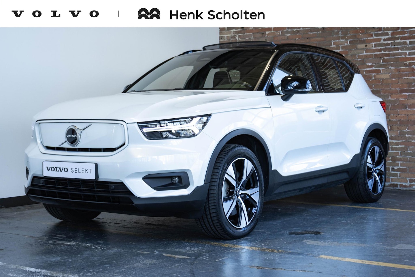 Volvo XC40 - Recharge P8 AWD R-Design | Dealeronderhouden | Panoramadak | Stoelverwarming | Parkeersens - AutoWereld.nl