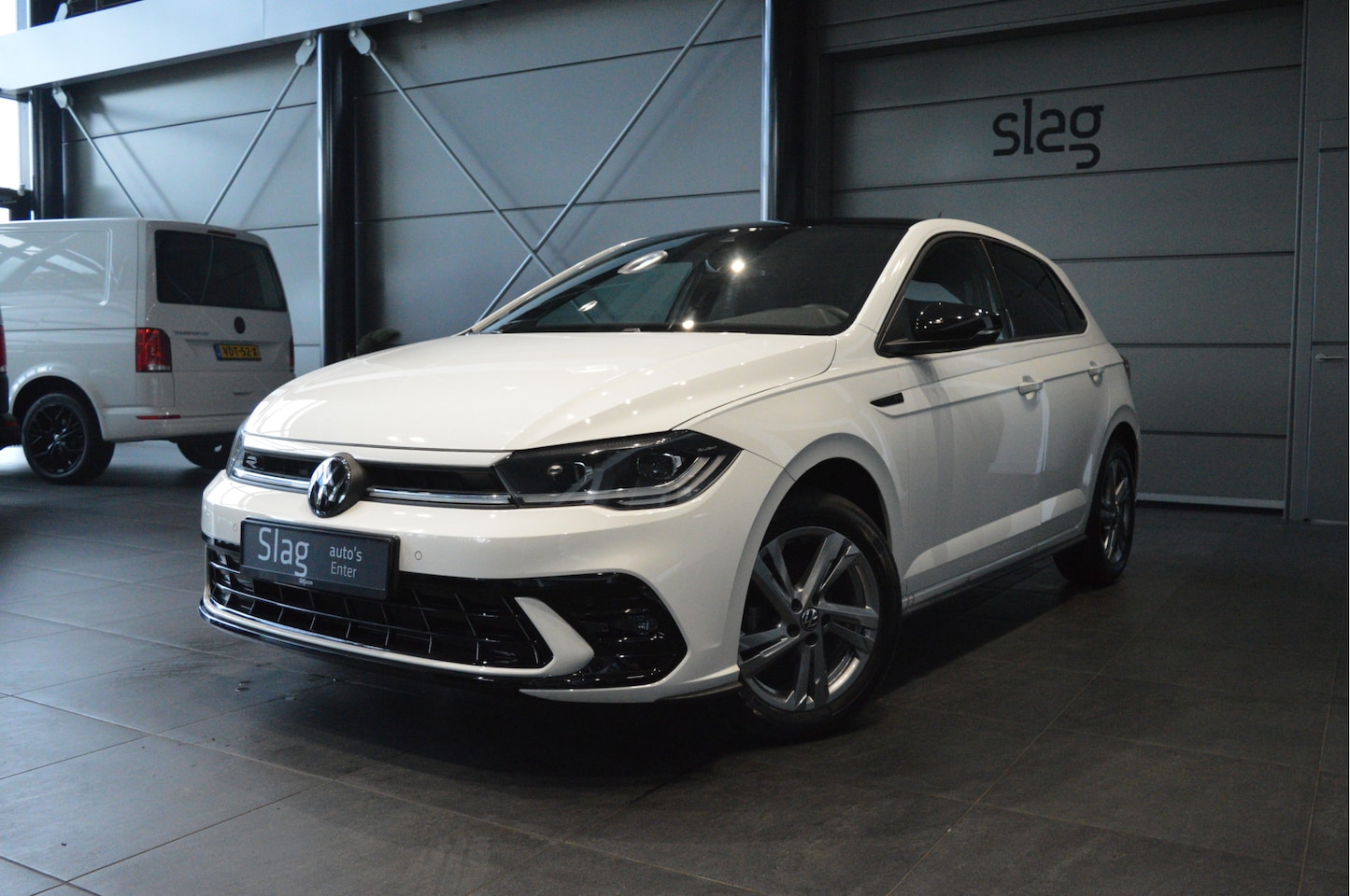 Volkswagen Polo - 1.0 TSI 2X R-LINE clima cruise keyless camera led 16 inch !! - AutoWereld.nl