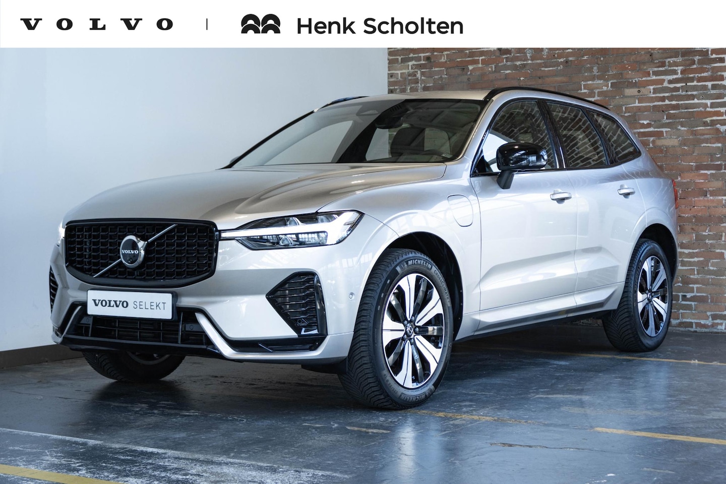 Volvo XC60 - T6 Automaat AWD Plus Dark | Verwarmbare Voor- En Achterstoelen | 360 Graden Camera | Apple - AutoWereld.nl