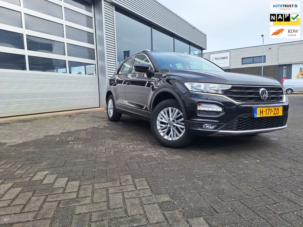 Volkswagen T-Roc - 1.0 TSI Style Business/Navigatie/Lm Velgen*Elek a klep/54 dkm! nl Auto*Enz - AutoWereld.nl