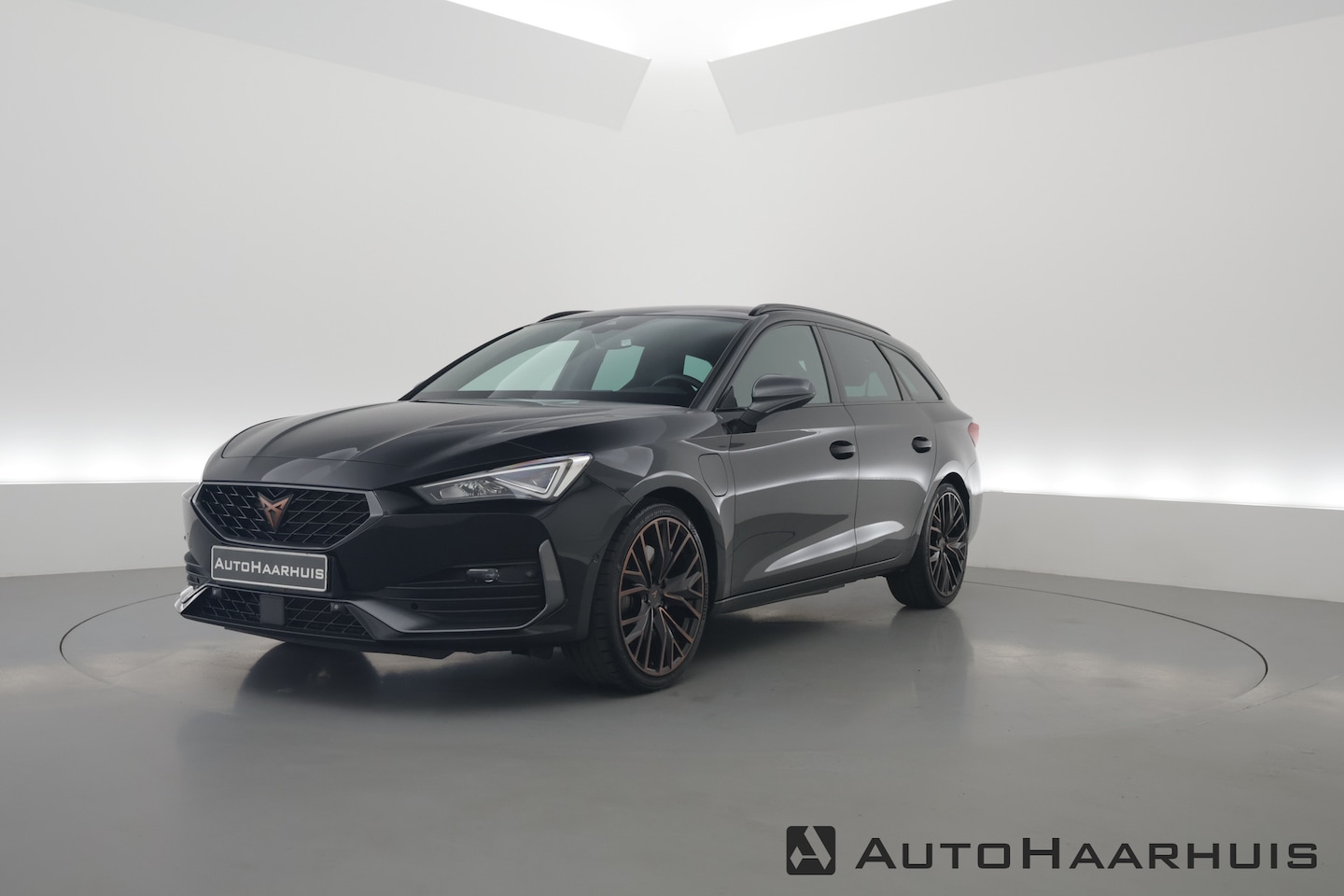 CUPRA Leon Sportstourer - 1.4 e-Hybrid VZ Copper Edition 245pk | Navi | Adapt. Cruise | Camera | Stoel-Stuurverw. - AutoWereld.nl
