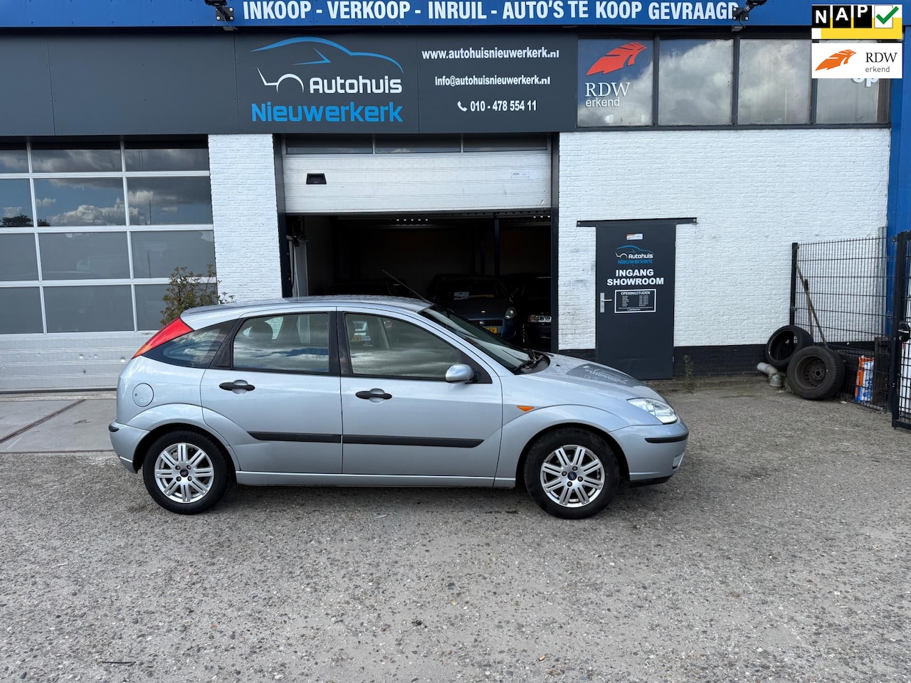 Ford Focus - 1.6-16V Futura- met onderhoudshistorie, Lederen interieur, Airco, NAP en een nieuwe APK!!! - AutoWereld.nl
