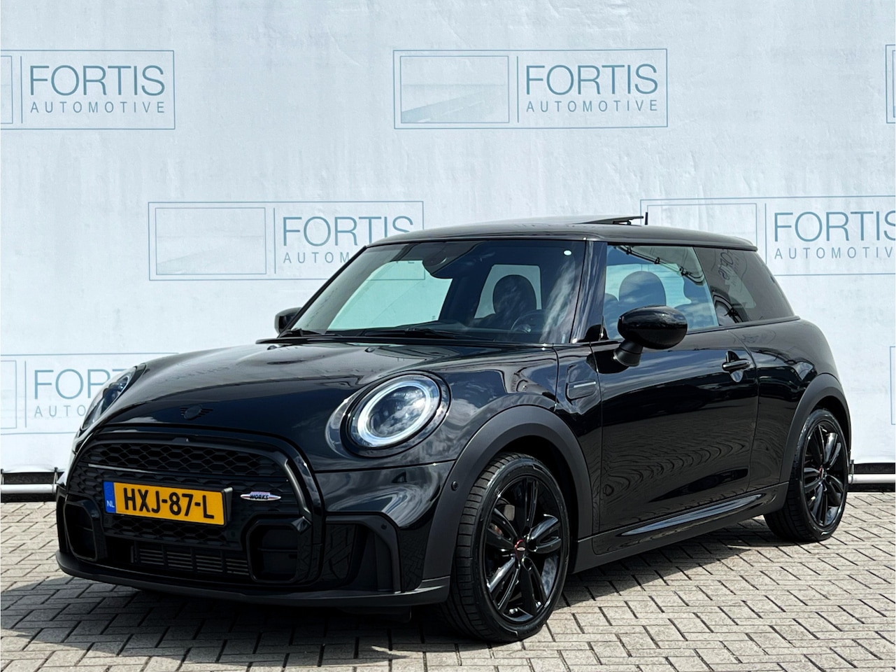 MINI John Cooper Works - Mini 1.5 Cooper PANO | STUURWIEL VERW | STOELVERW | KEYLESS | DEALER ONDERH | SFEERVERL | - AutoWereld.nl