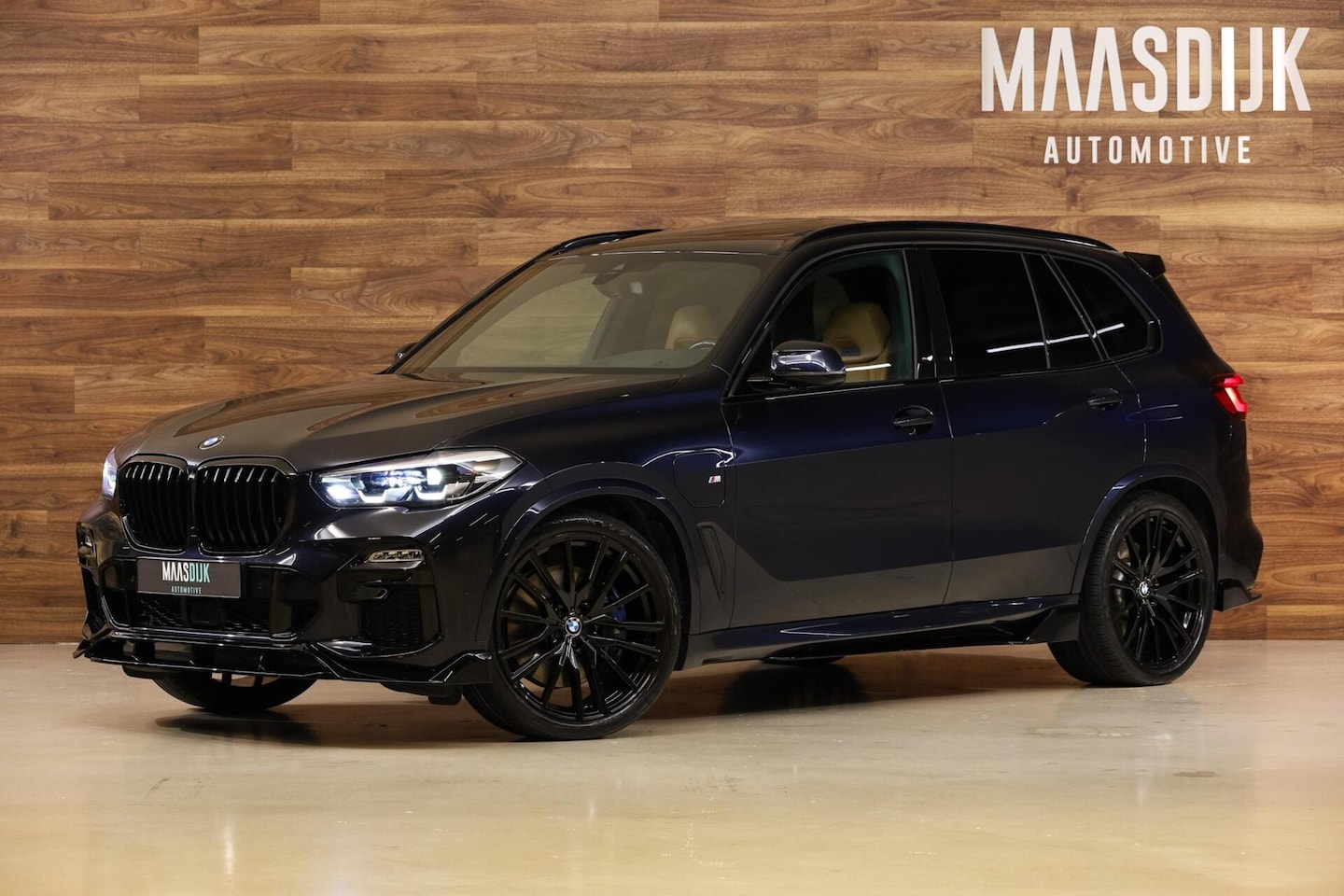 BMW X5 - xDrive45e M-Performance|M-Seats|Pano|HUD|Carbon|Camera| - AutoWereld.nl