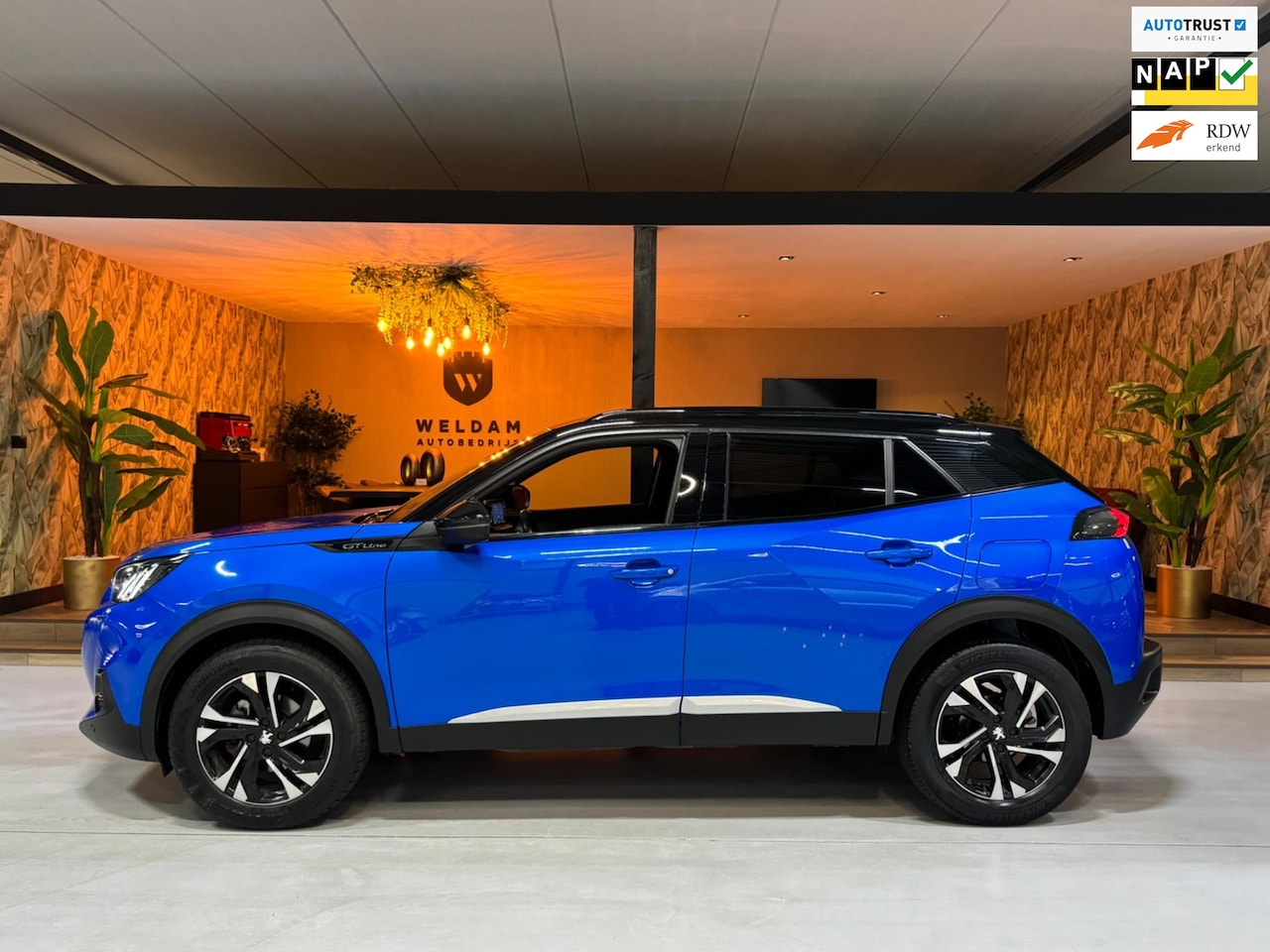 Peugeot 2008 - 1.2 PureTech GT-Line Garantie Trekhaak CarPlay 360 Camera Blindspot Sfeer Cruise Lane Led - AutoWereld.nl