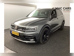 Volkswagen Tiguan - 1.5 TSI ACT Highline Business R | DSG | Black style | Panoramadak | 20'' suzuka |