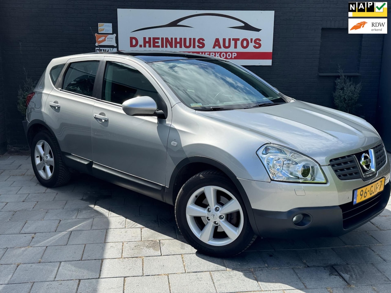 Nissan Qashqai - 2.0 AUTOMAAT 4WD PANO APK NIEUW - AutoWereld.nl