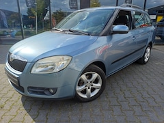 Skoda Fabia Combi - 1.4-16V Elegance Climate Cruise Stoelverwarming LM-Velgen