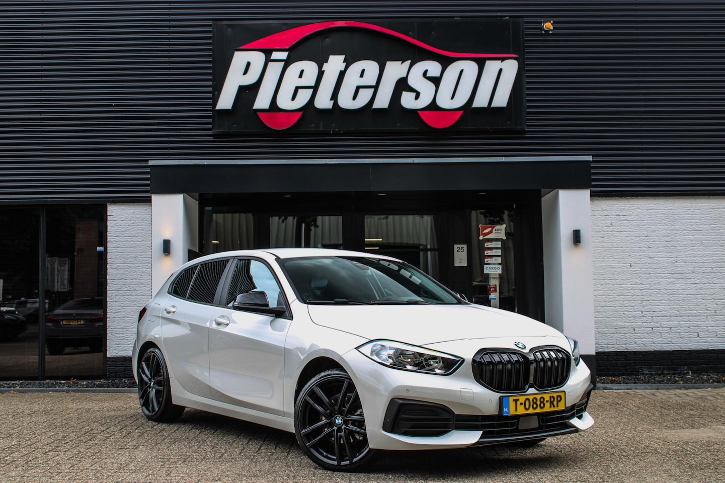 BMW 1-serie - 118i DEALER ONDERHOUDEN STOELVER. CLIMA KEYLESS - AutoWereld.nl