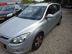 Hyundai i30 CW - 1.6i Blue Dynamic airco