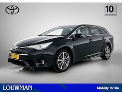 Toyota Avensis Touring Sports - 1.8 VVT-i Dynamic | Stoelverwarming | Dealer Onderhouden | Navigatie | Climate Control | C