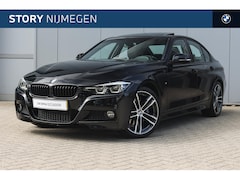 BMW 3-serie - 320i High Executive M Sport Automaat / Schuif-kanteldak / Sportstoelen / LED / Stoelverwar