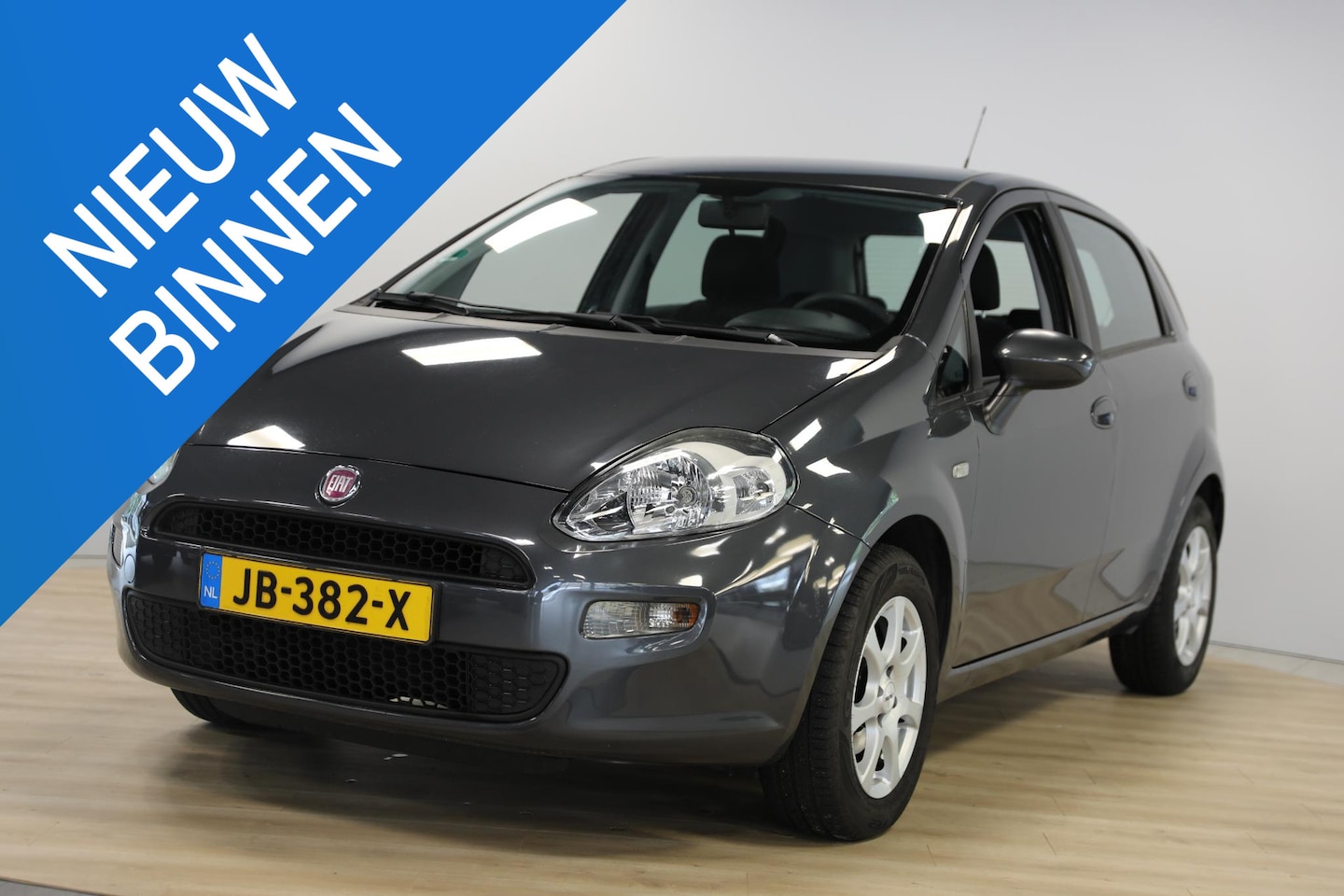 Fiat Punto Evo - 1.2 Street | Trekhaak | Airco - AutoWereld.nl