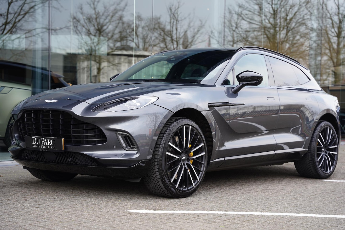 Aston Martin DBX - 4.0 V8 2022 Panoramadak 23 Inch - AutoWereld.nl