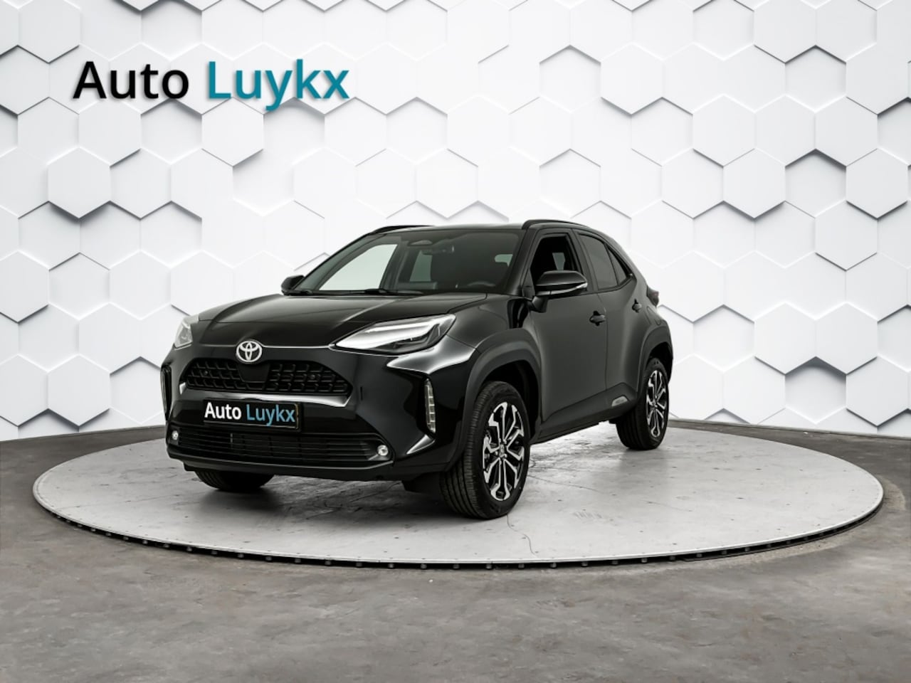 Toyota Yaris Cross - 1.5 Hybrid 115 First Edition | Adaptieve Cruise Control | Parkeersensoren + camera - AutoWereld.nl