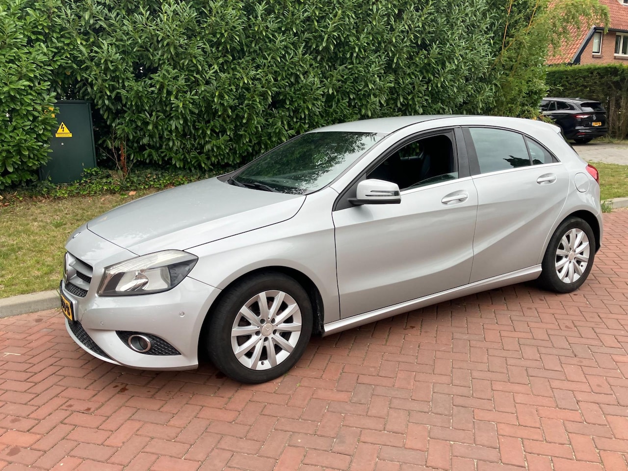 Mercedes-Benz A-klasse - 180 automaat hele mooie auto vele opties rijd heerlijk - AutoWereld.nl