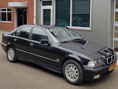 BMW 3-serie - 323i Aut 6-Cil Leder Airco/Ecc Nette Staat