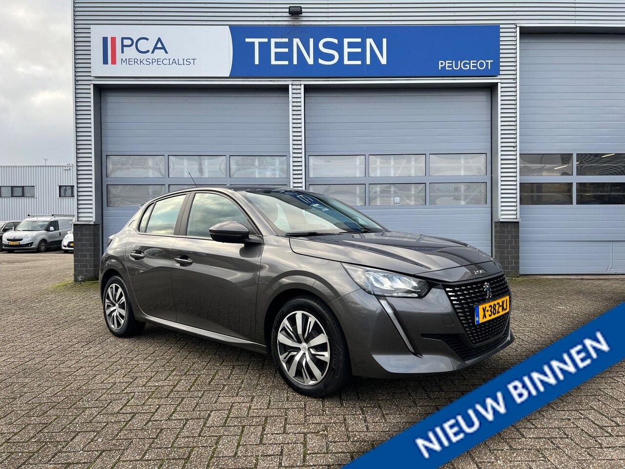 Peugeot 208 - 1.2 100PK PureTech Active | Afneembare Trekhaak | DAB | Airco | Cruise control | - AutoWereld.nl