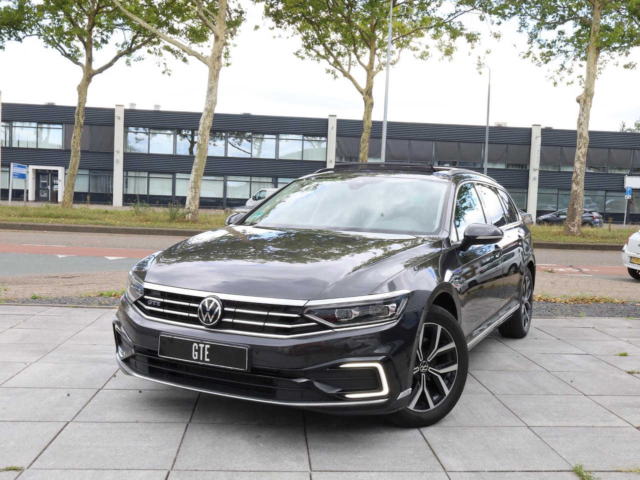Volkswagen Passat Variant - GTE 1.4 TSI PHEV 218PK | Panodak | 360° | Virtual | IQ Light Matrix LED | Elektrische koff - AutoWereld.nl