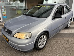 Opel Astra - 1.6-16V Edition