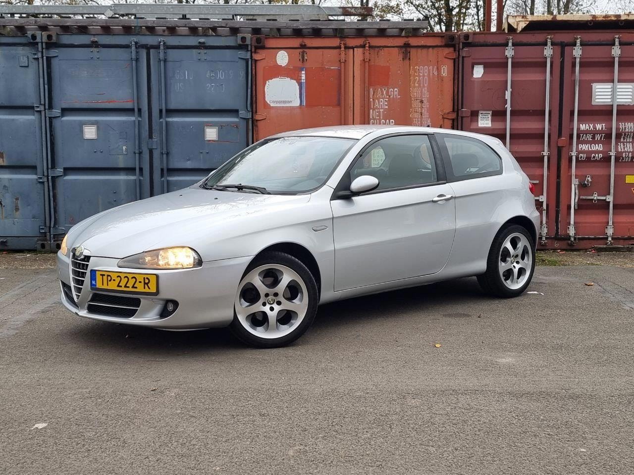 Alfa Romeo 147 - 1.6 T.Spark Progression |Goed lezen|Hele nette staat - AutoWereld.nl