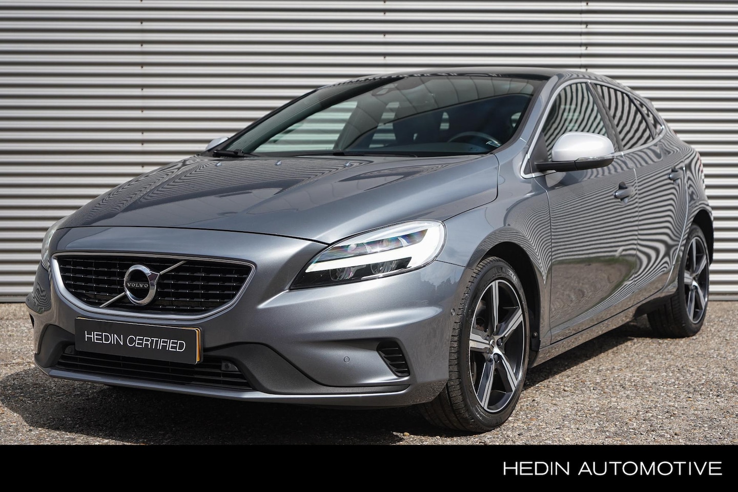 Volvo V40 - 1.5 T3 Polar+ Sport | Trekhaak | Panorama dak | Navigatie | Parkeercamera | Parkeersensors - AutoWereld.nl