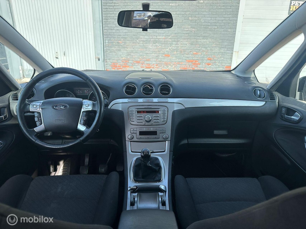 Ford S-Max - 2.0 16v. van 1e eigenaar | Trekhaak | Clima | Cruise etc - AutoWereld.nl