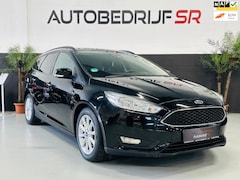 Ford Focus Wagon - 1.0 Titanium Edition Trekhaak Cruise Controle Navigatie PDC Stoelverwarming