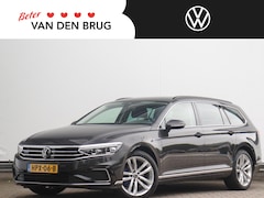 Volkswagen Passat Variant - 1.4 TSI PHEV GTE Business | Leder | Wegklapbare trekhaak | Achteruitrijcamera | Dodehoek d