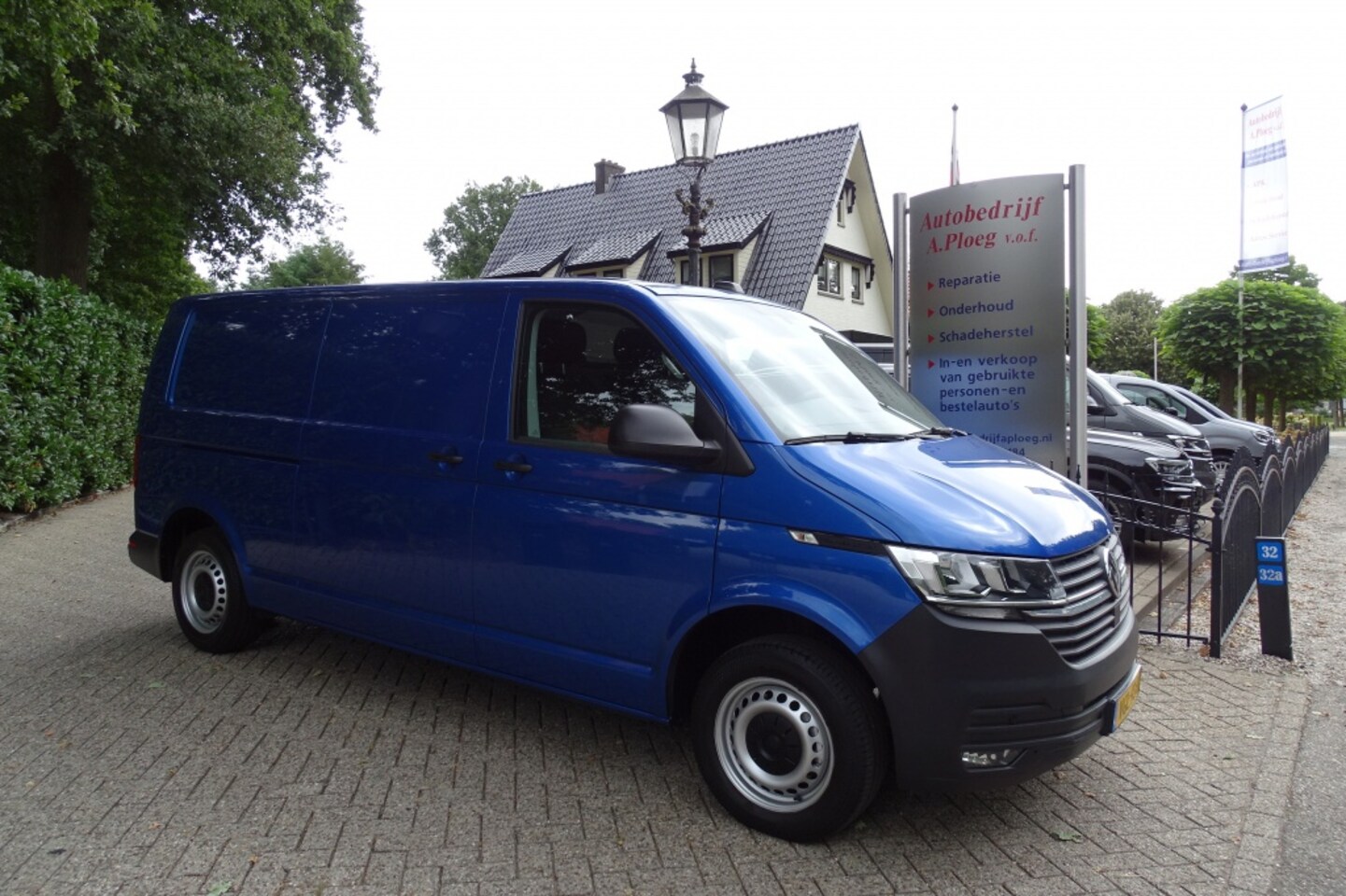 Volkswagen Transporter - 2.0 TDI L2H1 Comf Klep Navi Camera Nieuwstaat 1e eig - AutoWereld.nl