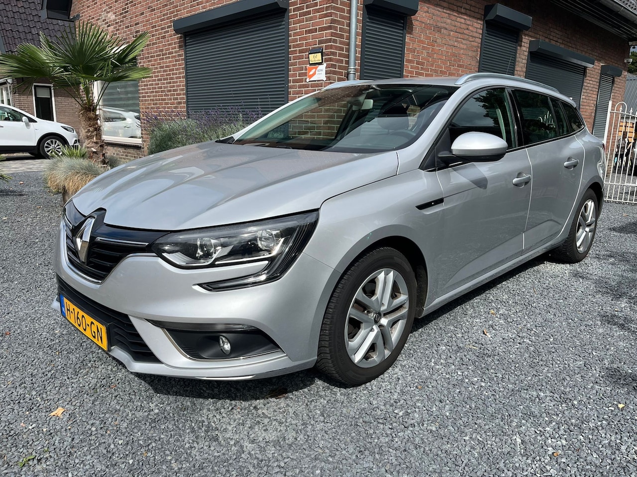 Renault Mégane Estate - 1.5 dCi Limited Automaat, Trekhaak - AutoWereld.nl