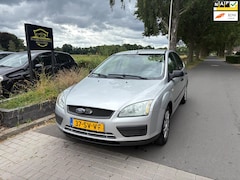 Ford Focus - 1.6-16V Champion AIRCO, ELEKT PAKKET, MULTIFUNCTIONEEL STUUR, TREKHAAK, MET APK