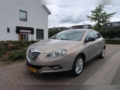 Lancia Delta - 1.4-16V Gold NAVIGATIE|BLUETOOTH|CRUISECONTROL|1E EIGENAAR|PDC|GOED ONDERHOUDEN