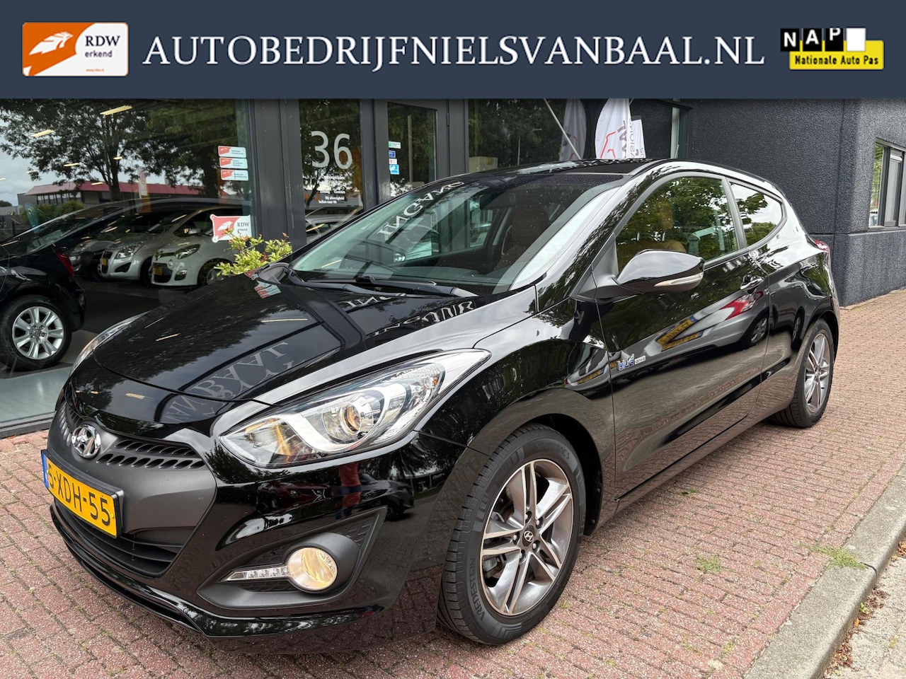 Hyundai i30 - 1.6 GDI i-Magine Navi/Clima/Trekhaak/Leder/ZGAN! - AutoWereld.nl