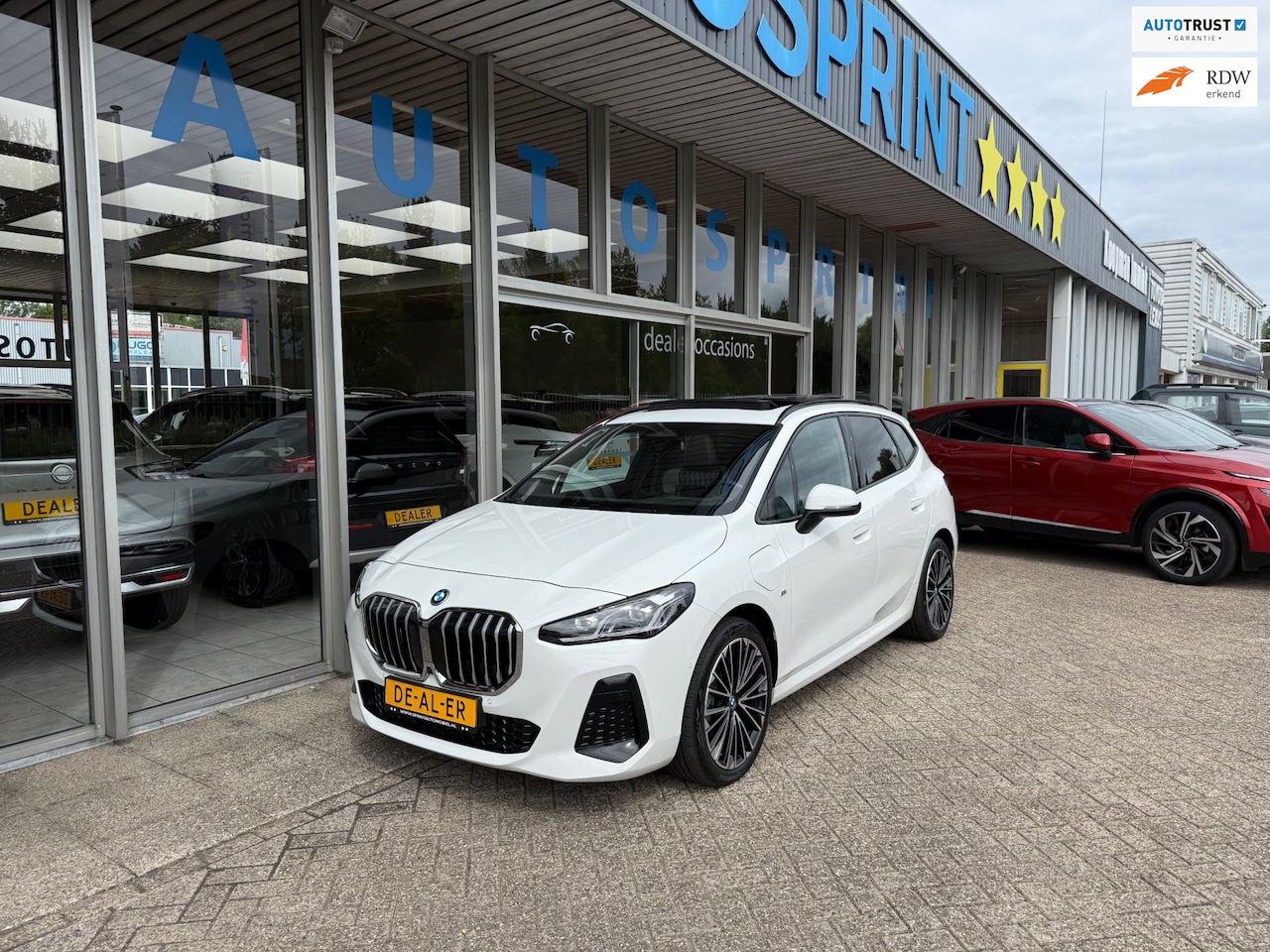 BMW 2-serie Active Tourer - 225e xDrive 245PK M-SPORT / PANORAMADAK / EIEKTRISCHE ACHTERKLEP - AutoWereld.nl